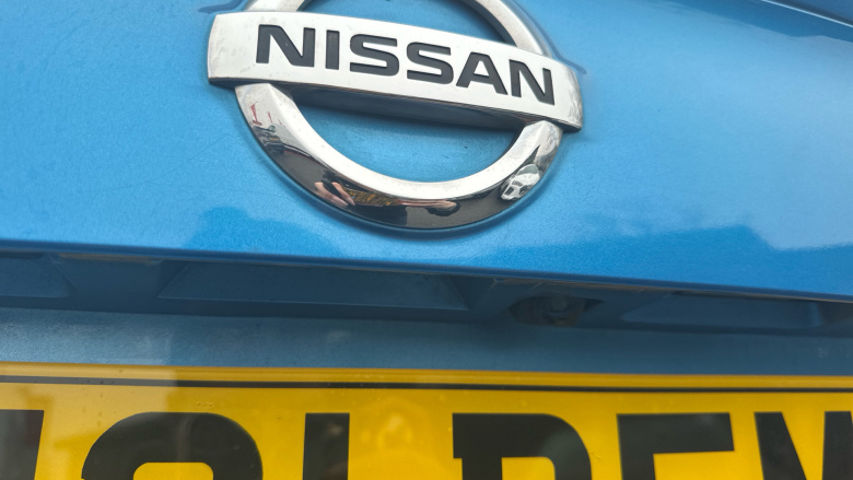 Nissan Qashqai 1.3 DiG-T N-Motion 5dr Petrol Hatchback